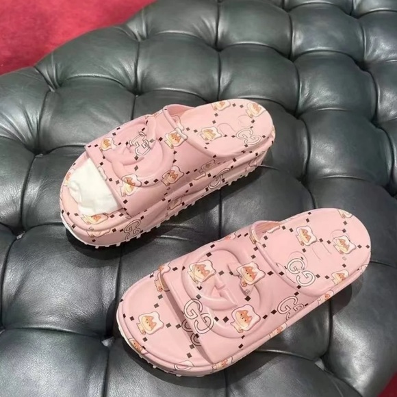 New in box Gucci Kawaii Double G interlocking embossed platform slide sandals - Picture 8 of 10